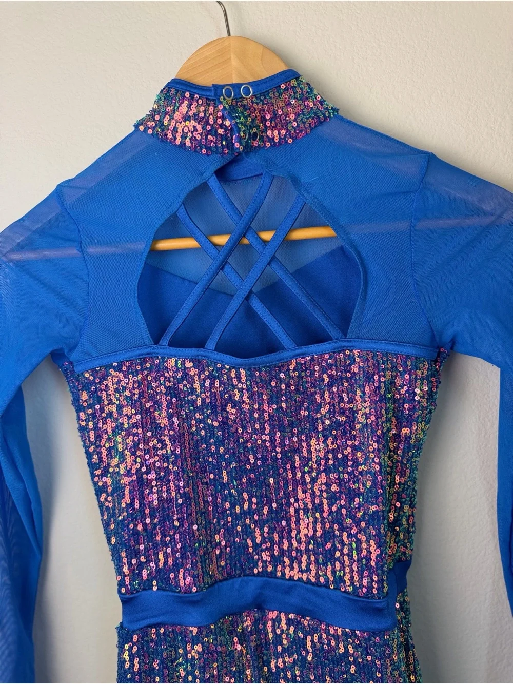 Weissman sparkling blue